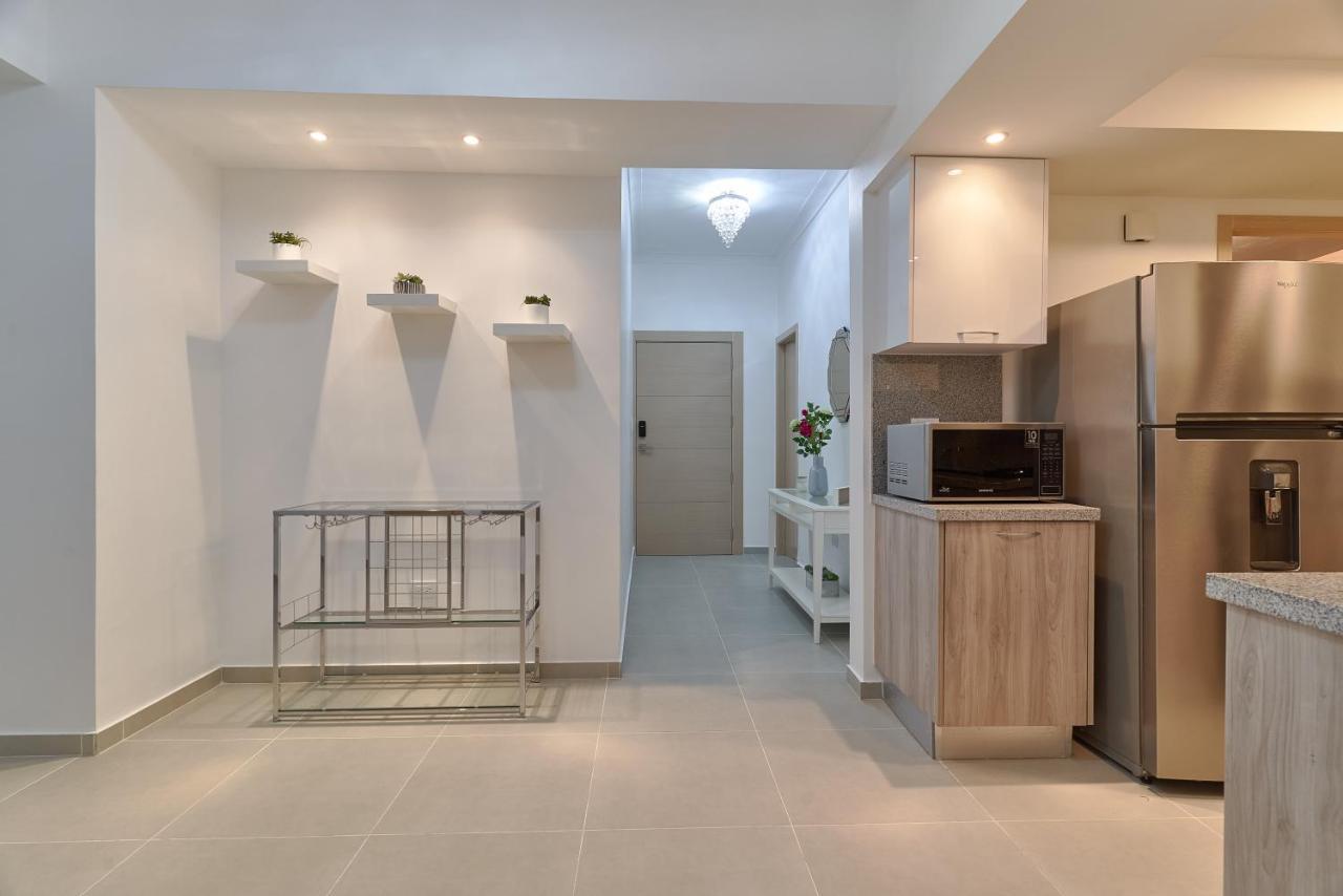 Dom. Rep. Exclusive 2 Bed Apt. Evaristo Morales Santo Domingo Dış mekan fotoğraf
