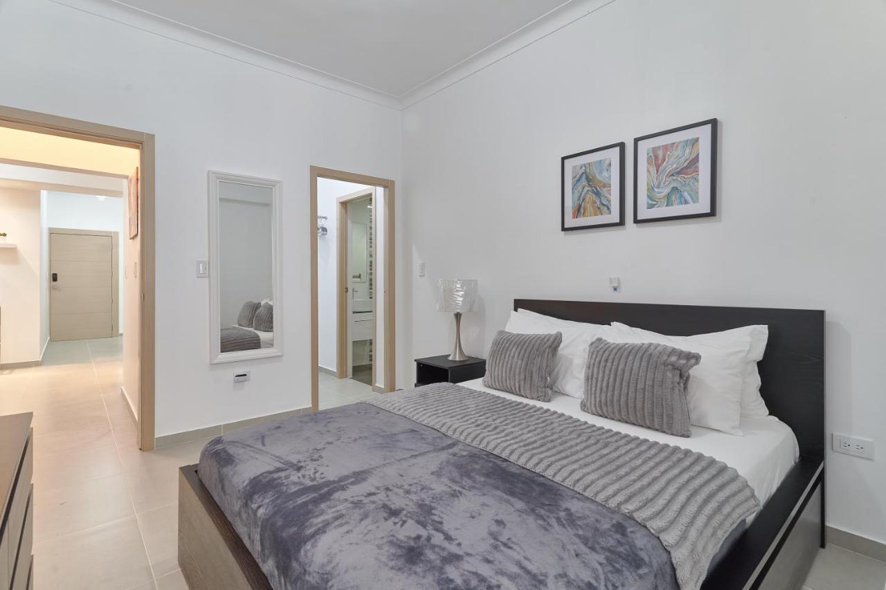 Dom. Rep. Exclusive 2 Bed Apt. Evaristo Morales Santo Domingo Dış mekan fotoğraf